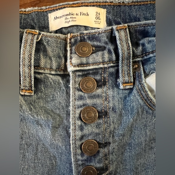 Women’s Abercrombie & Fitch High Rise Mom Jeans- Size 00s/24 - Picture 2 of 3